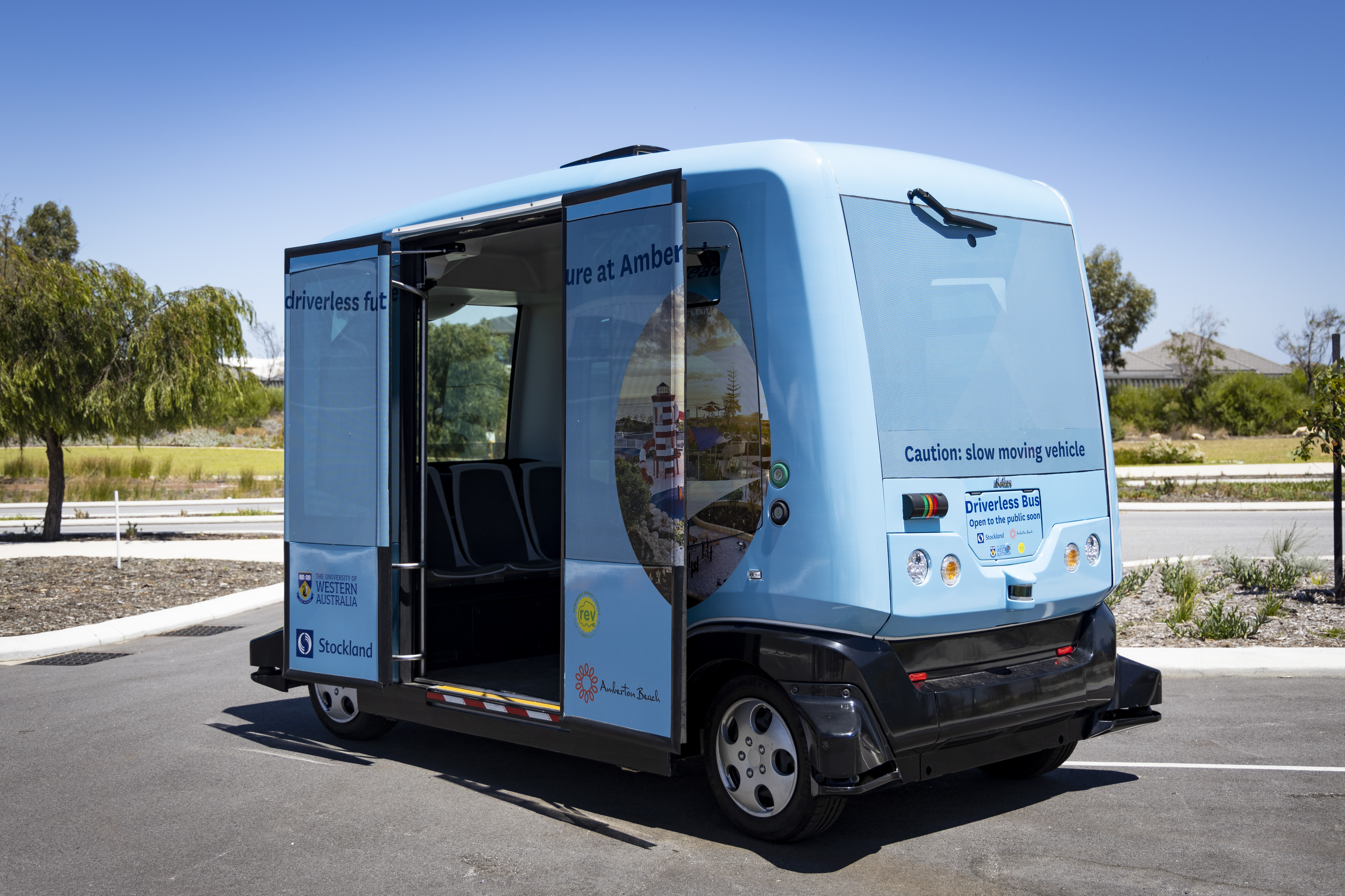 Stockland has partnered with The University of Western Australia (UWA) to deliver Perth’s first locally developed driverless bus to the Amberton Beach community in the northern suburb of Eglinton.